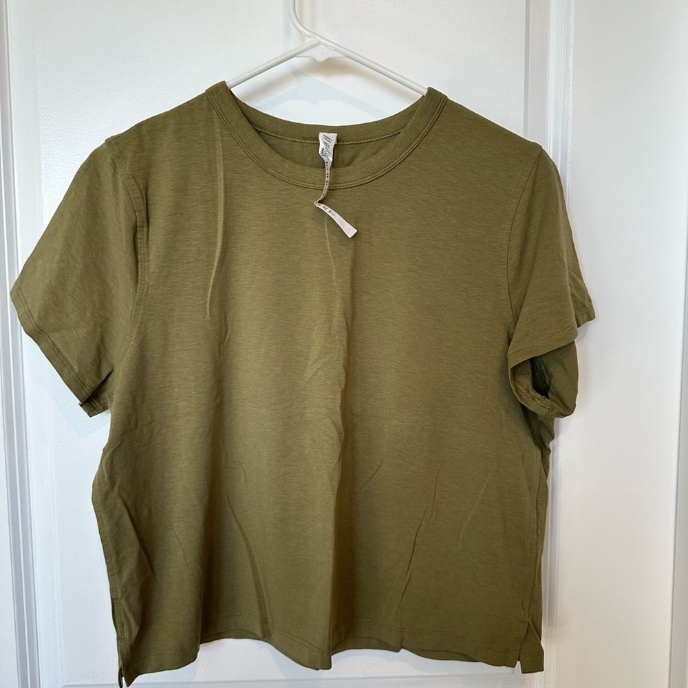 Lululemon T-Shirt